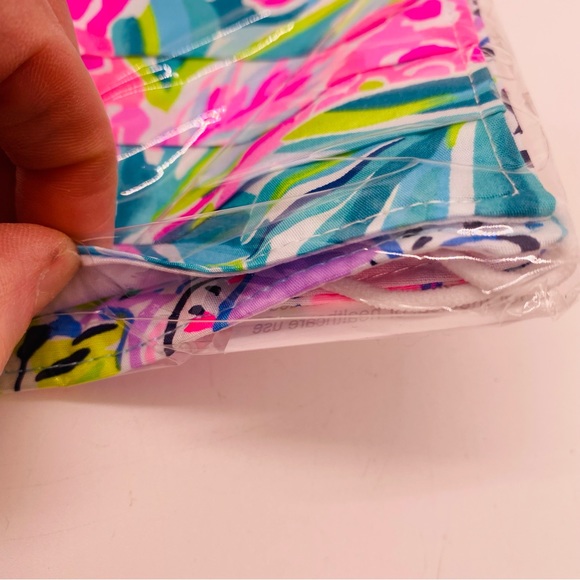 NWT Lilly Pulitzer Three Pack Face Masks Lilly’s Favorite Rainbow Pack - Picture 3 of 7